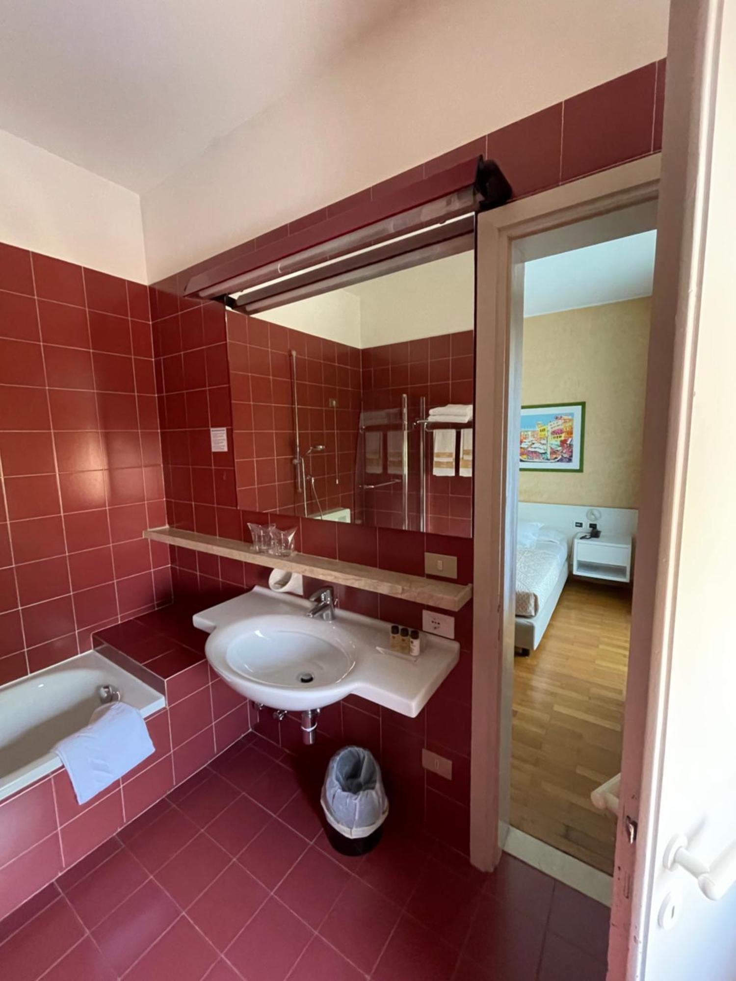 Le Petit Du Lac Sirmione Room photo