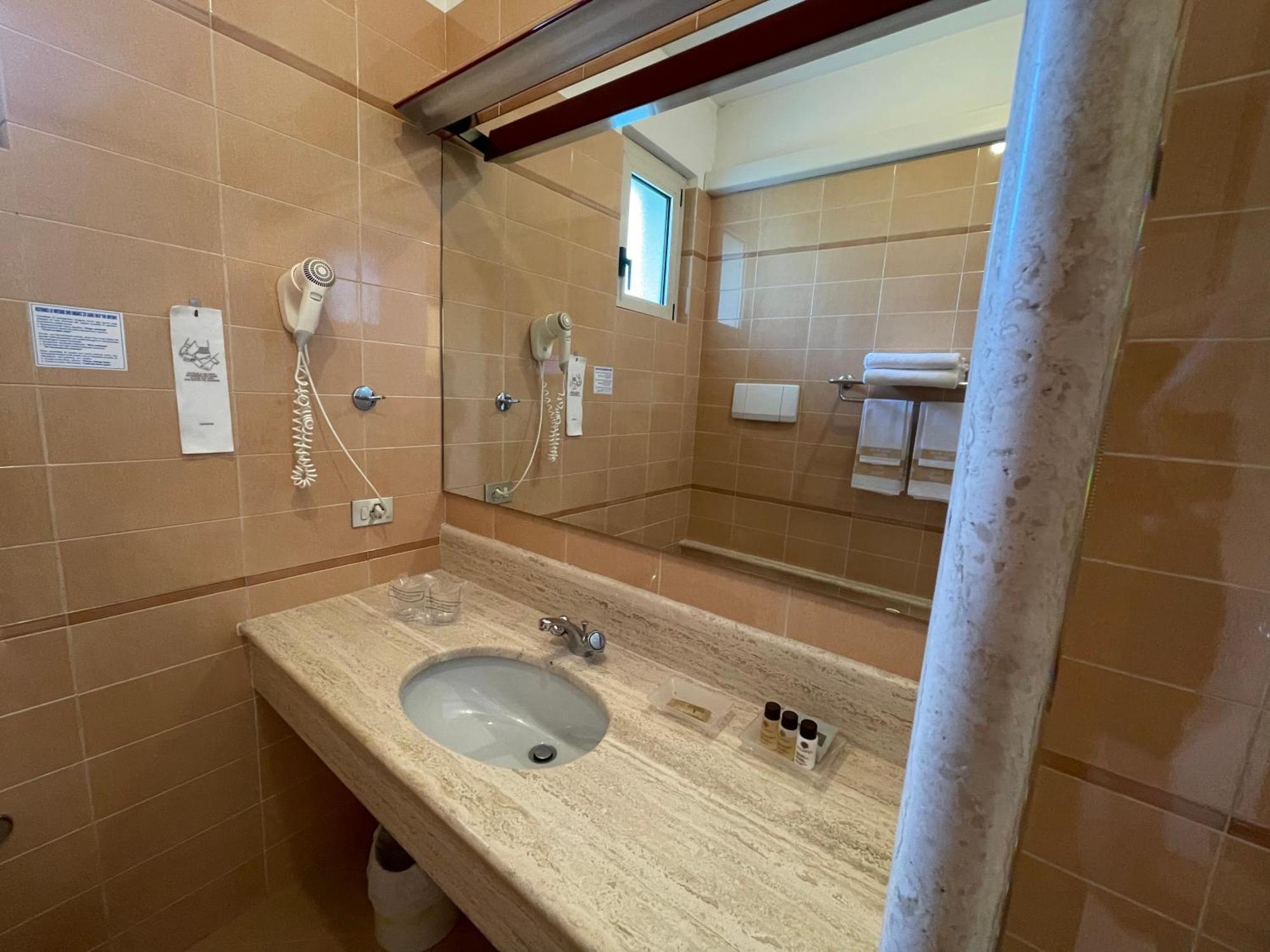 Le Petit Du Lac Sirmione Room photo