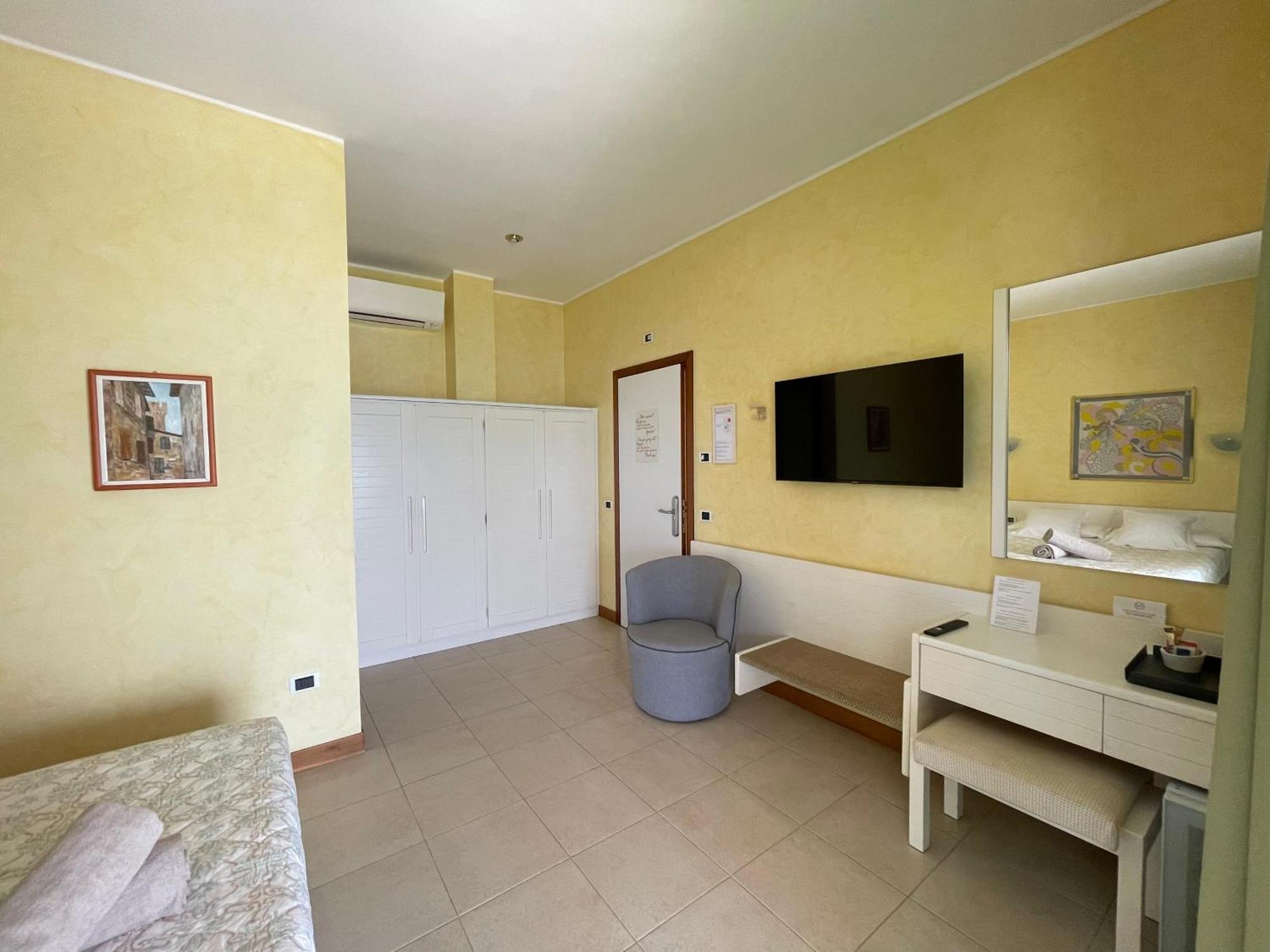 Le Petit Du Lac Sirmione Room photo