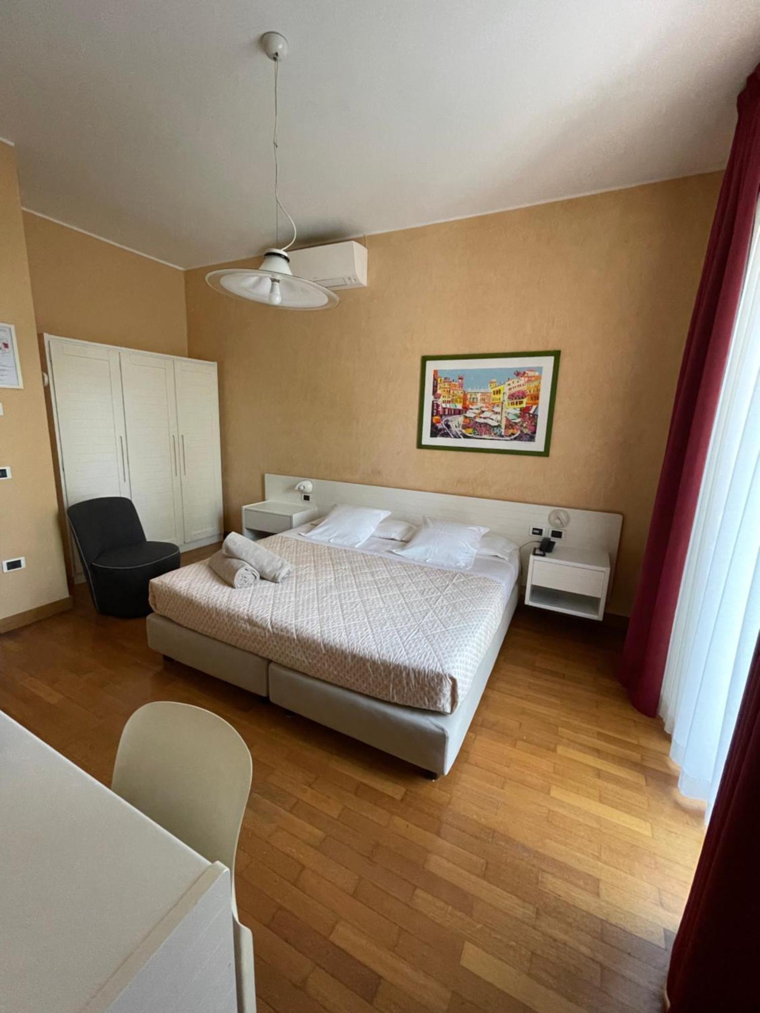 Le Petit Du Lac Sirmione Room photo