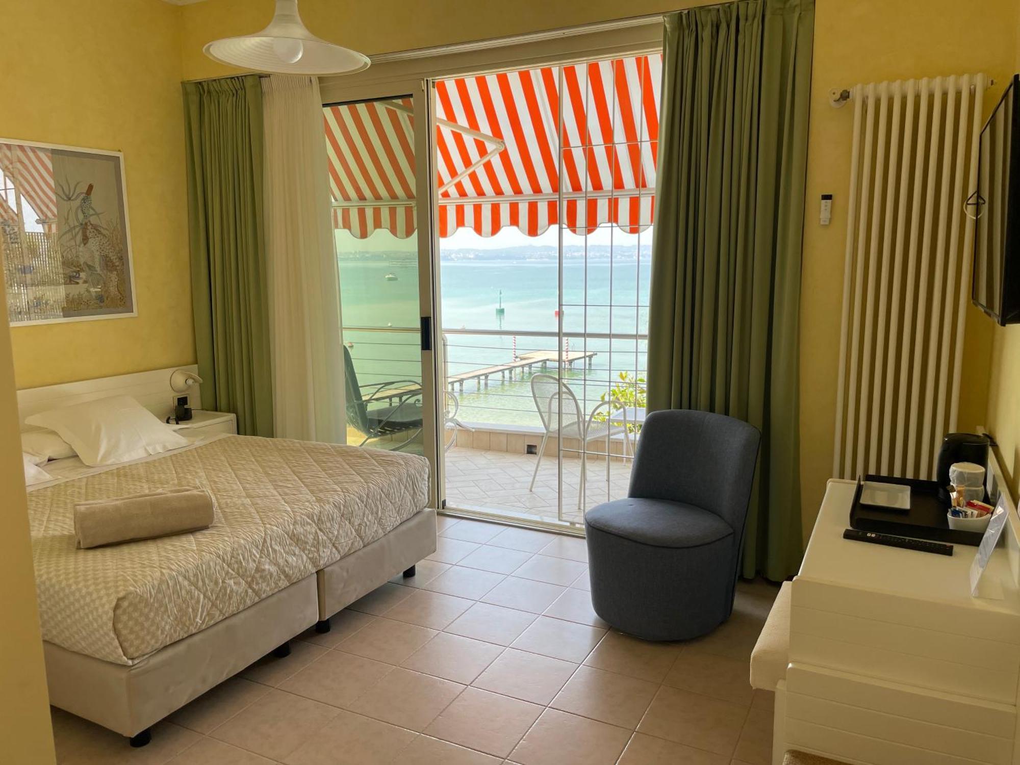 Le Petit Du Lac Sirmione Room photo