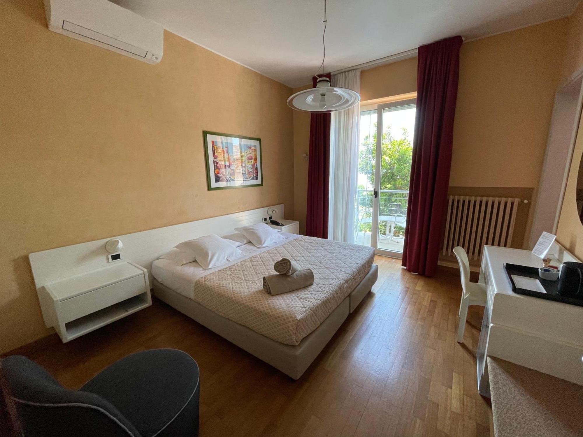 Le Petit Du Lac Sirmione Room photo